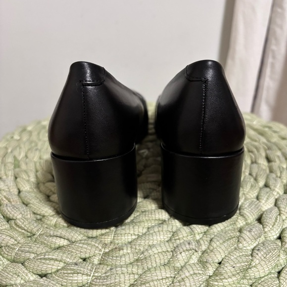 ECCO Shape 35 Squared Pump
Black Leather Block High-Heel Pumps NWOB - Picture 5 of 8